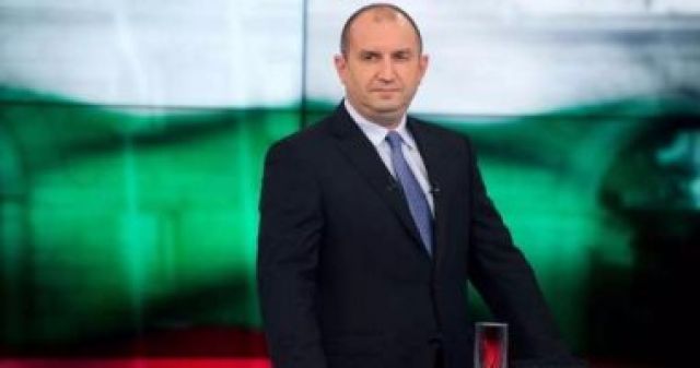 رئيس بلغاريا يغادر مطار القاهرة بعد لقاء السيسى