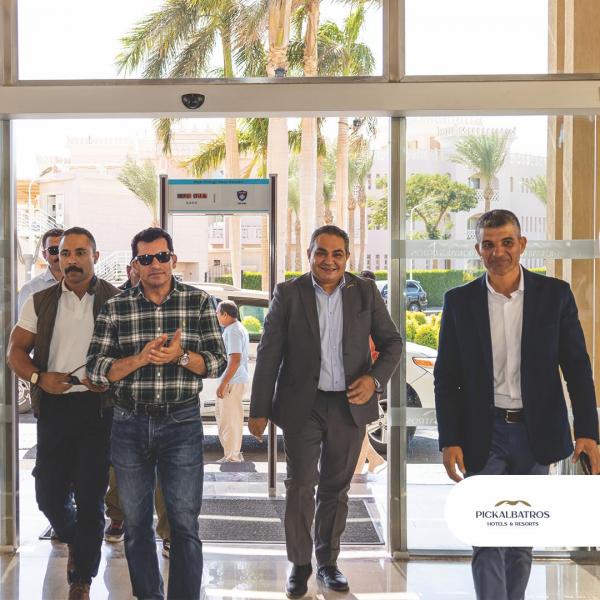 استقبال مجموعة الباتروس لوزير الشباب والرياضة
