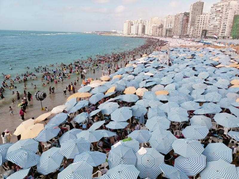 الإسكندرية تواصل التألق في موسم صيفي استثنائي.. إشادات متواصلة بجهود الإدارة المركزية للسياحة والشواطئ
