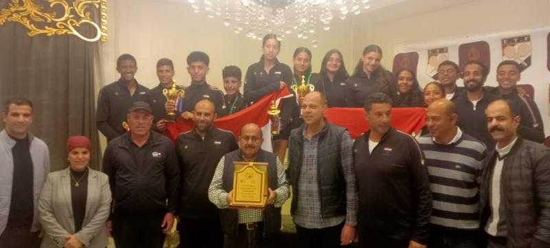 الفراعنة الواعدين ابطال الدرع العام فى بطولة افريقيا لناشئى وناشئات التنس