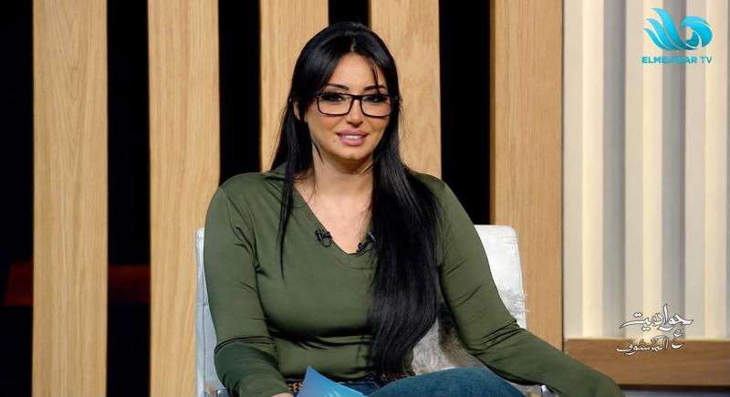 المذيعة دينا المصري