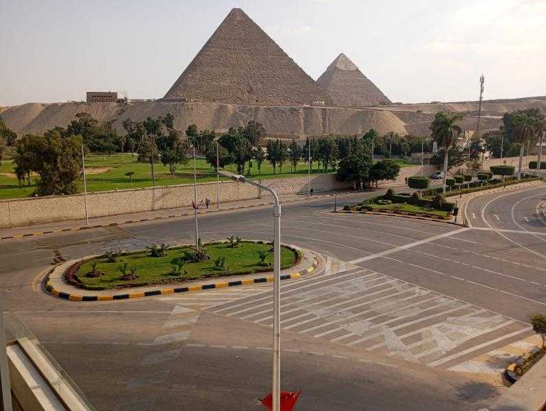 تحسين المظهر الحضاري للطرق المؤدية إلى المتحف المصري الكبير والأهرامات