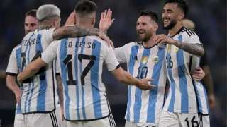 بعد اعتزال ميسي.. لاعب مفاجأة يرتدي القميص رقم 10 مع الأرجنتين