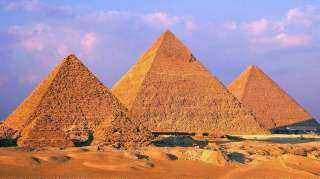 مصر تطلق المنطاد السياحي فوق أهرامات الجيزة