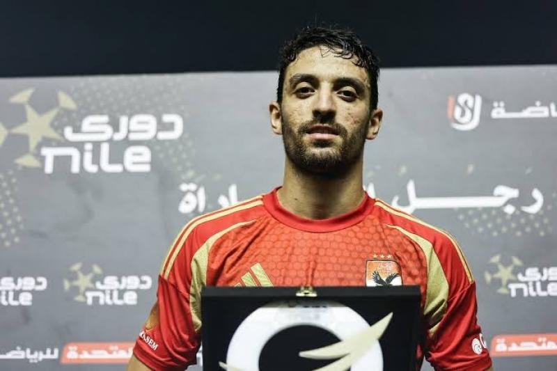 كواليس استبعاد طاهر محمد طاهر من قائمة الأهلي لمباراة المقاولون
