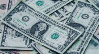 الدولار يحافظ على استقراره أمام الجنيه.. تعرف على سعر العملة الخضراء في 10 بنوك اليوم الأحد