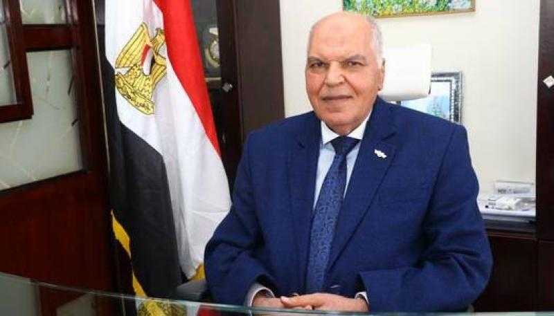 «مرتباتنا بعافية شوية ونحاول رفعها».. نقيب المعلمين يكشف تحركات النقابة لتحسين أوضاع المدرسين