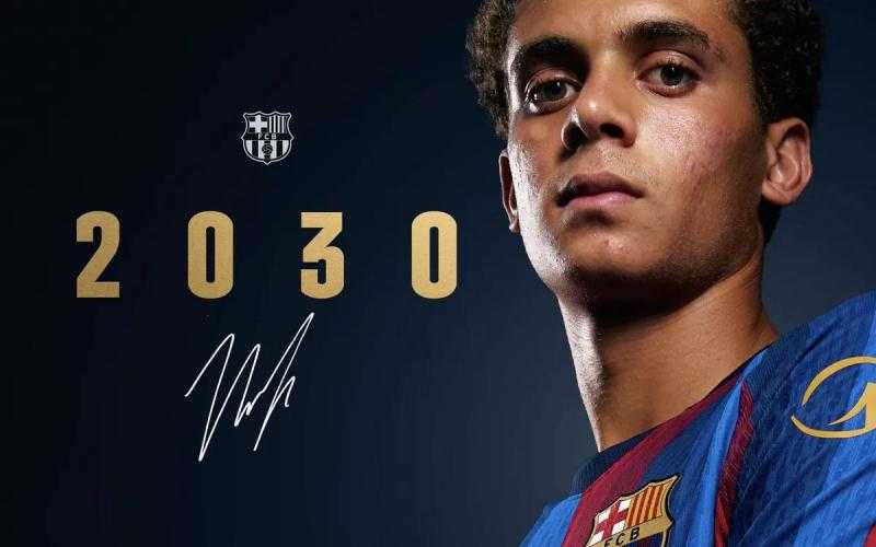 برشلونة يجدد عقد حمزة عبد الكريم حتى 2030