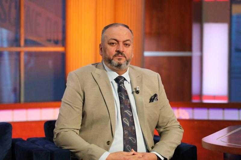الفنان ماهر الهمامي يفتح النار على نقابة الموسيقيين بسبب تكريم هاني شاكر.. «أمير الغناء يستحق التقدير»