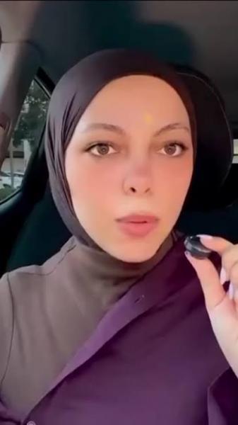 البلوجر صاحبة الزواج الجماعي