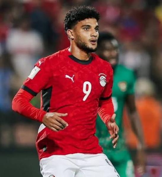 اللاعب أسامة فيصل