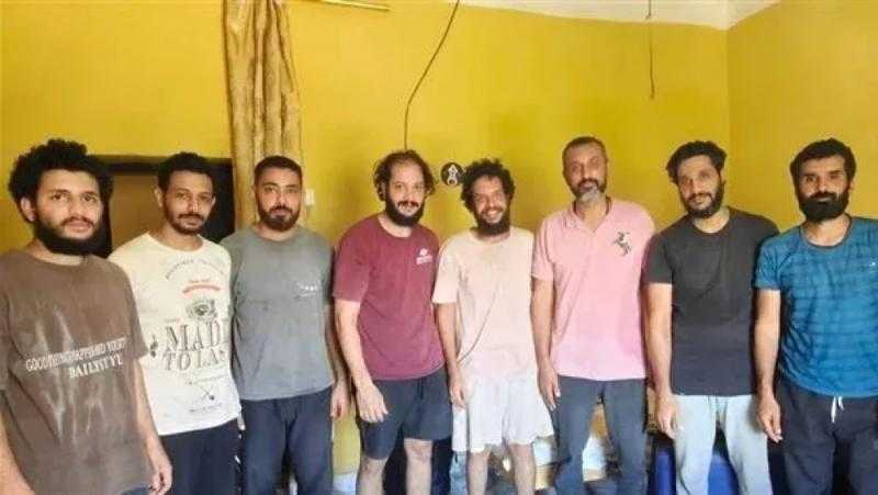 بعد أشهر من الاختطاف.. 8 بحارة مصريين يعودون لطريق الأمان قبالة سواحل الصومال