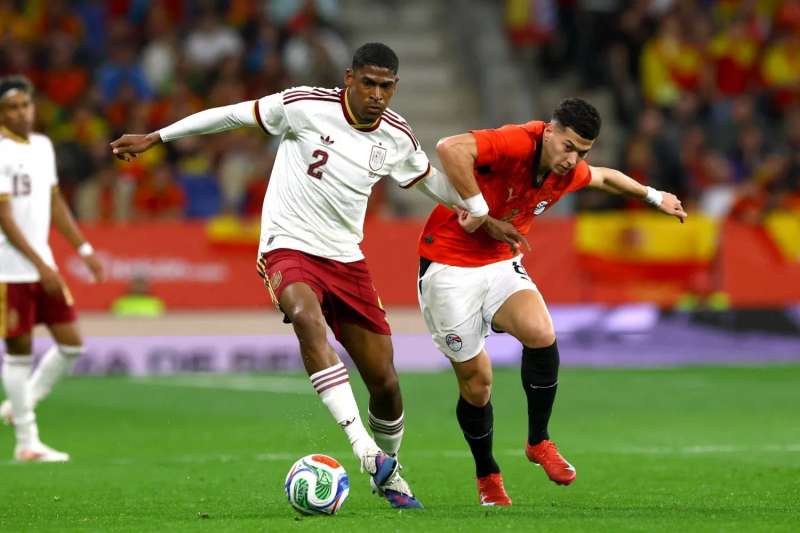 مصر ضد اسبانيا