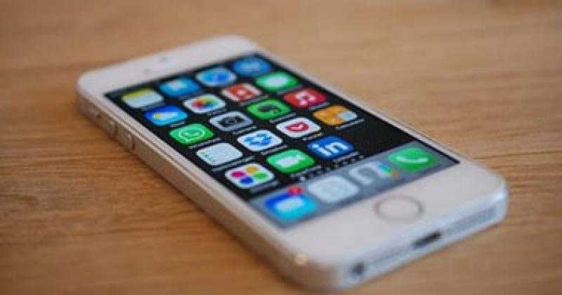 الموبايلات هتغلى تاني؟.. رئيس شعبة الاتصالات يكشف مفاجأة عن الأسعار