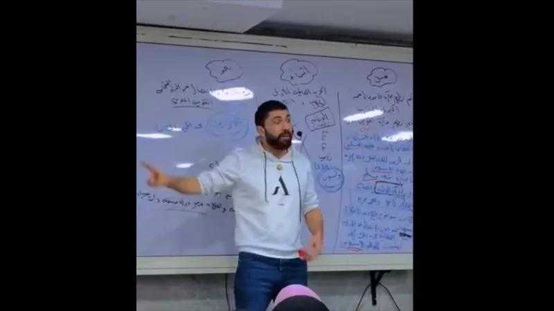 من «منها لله صفية زغلول وهدى شعراوي» إلى «دي مش حرية».. مدرس تاريخ يثير الجدل بتصريحاته عن تحرير المرأة