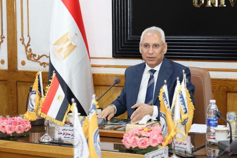 رئيس جامعة المنيا 