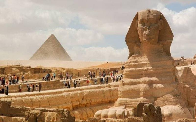 إيرادات السياحة في مصر ترتفع إلى 18.4 مليار دولار خلال العام المالي 2025 /2026