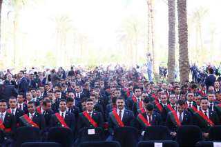 وزير العدل خلال حضوره أداء اليمين القانونية لمعاوني النيابة العامة الجدد يوصي الاعضاء الجدد بحسن معاملة الناس والتواضع