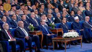الرئيس السيسي للمواطنين من منتدى مصر 2026: بلاش 6 ساعات على التليفون.. الوسطية مطلوبة في كل شيء