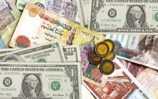 الدولار يرتفع أمام الجنيه بمنتصف تعاملات الأربعاء.. تعرف على الأسعار في 10 بنوك مصرية