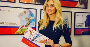 سفيرة كأس العالم