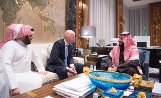 وزير الرياضة مع تركي آل الشيخ 
