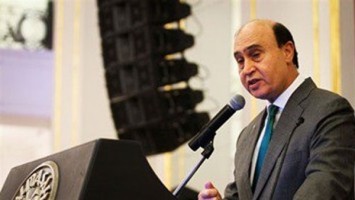  رئيس هيئة قناة السويس 